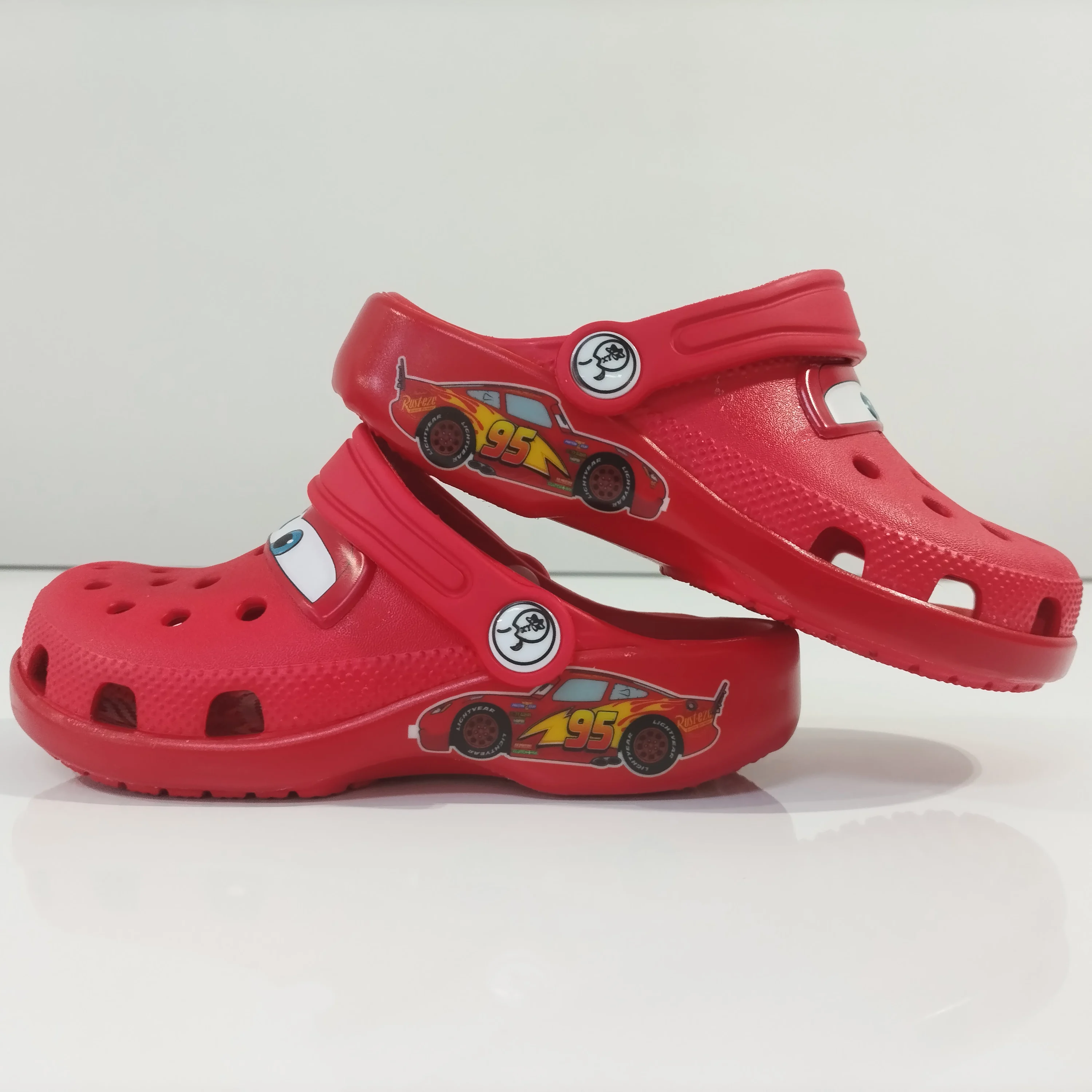 

Children Sandals Disney Lightning Mcqueens Slippers Breathable Casual Beach Sandals Outdoor Home Summer Eva Shoes
