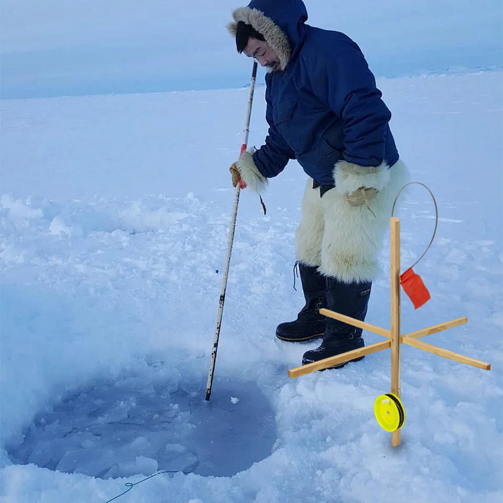 

Набор из 3-х зимних удочек для подледной рыбалки с сеткой-лопаткой, деревянной платформой и флагом-указателем, снасти для зимней рыбалки