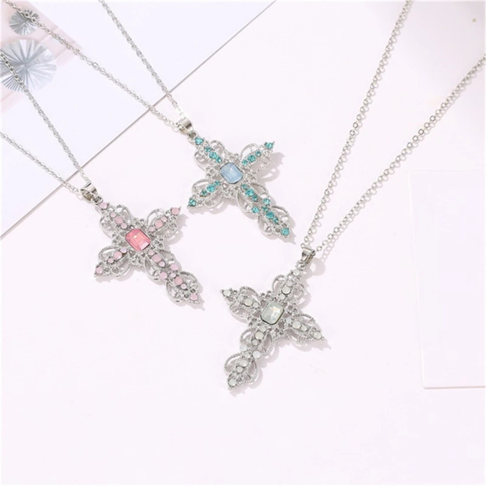 Fashion Exquisite Hollow Cross Necklace Bohemian Inlaid Rhinestones Clavicle Chain Jewelry Gifts For Women Girls Party Wearing