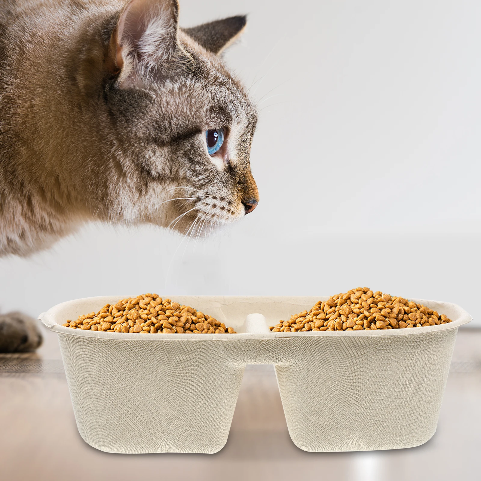 

Disposable 700ml Water Food Bowls Cats Dogs Smooth Surface Multi function Pet Bowls Daily Use Travel Portable Dog Supplies Pet