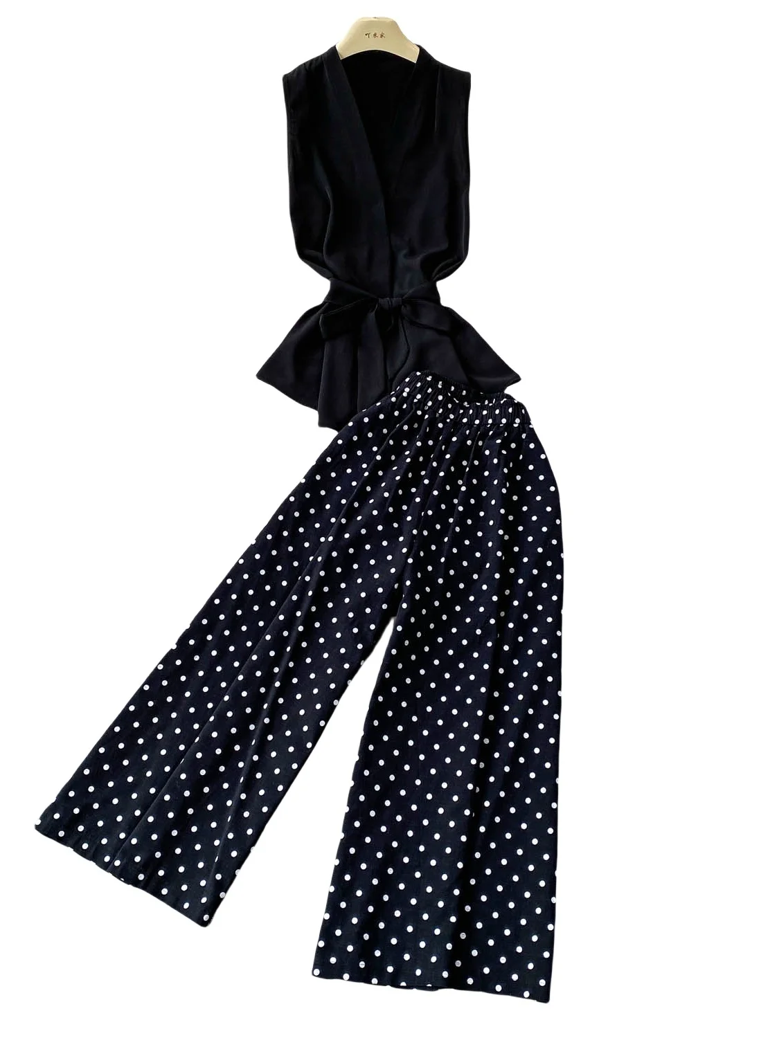 

Slimming V-Ne Svel Vest with Waist-Cinching Design And High Waist Polka Dot Wide Leg Pants Women's Faion Set