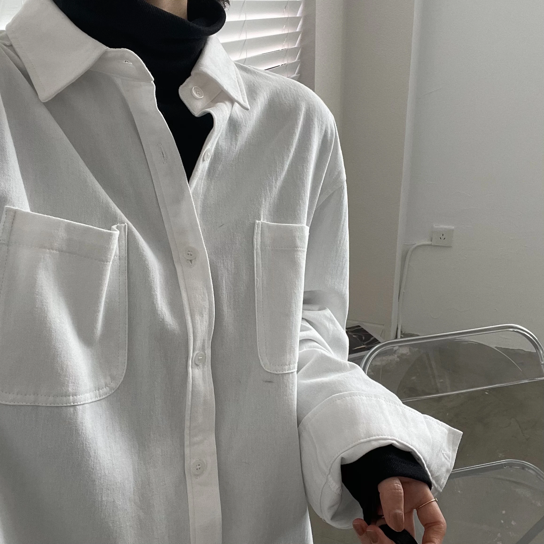 

Утепленная хлопковая женская рубашка-куртка белого цвета, повседневная верхняя одежда, модная свободная модель с длинными рукавами на пуговицах, классический стиль, весна