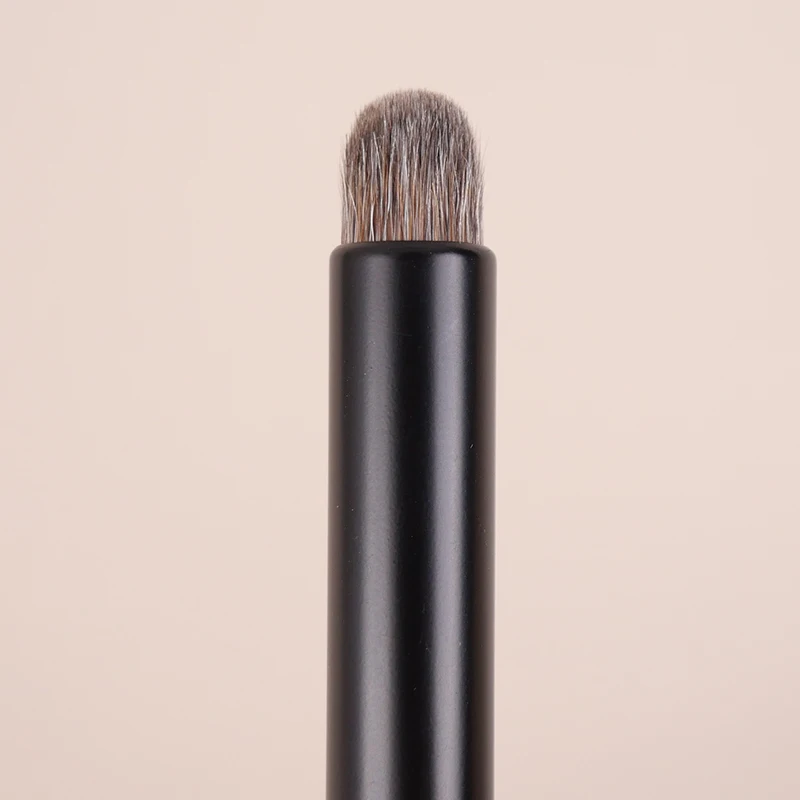 Yizhibi professional hand-made makeup brush face brush eye shadow brush Red Squirrel mixed with high quality goat hair.