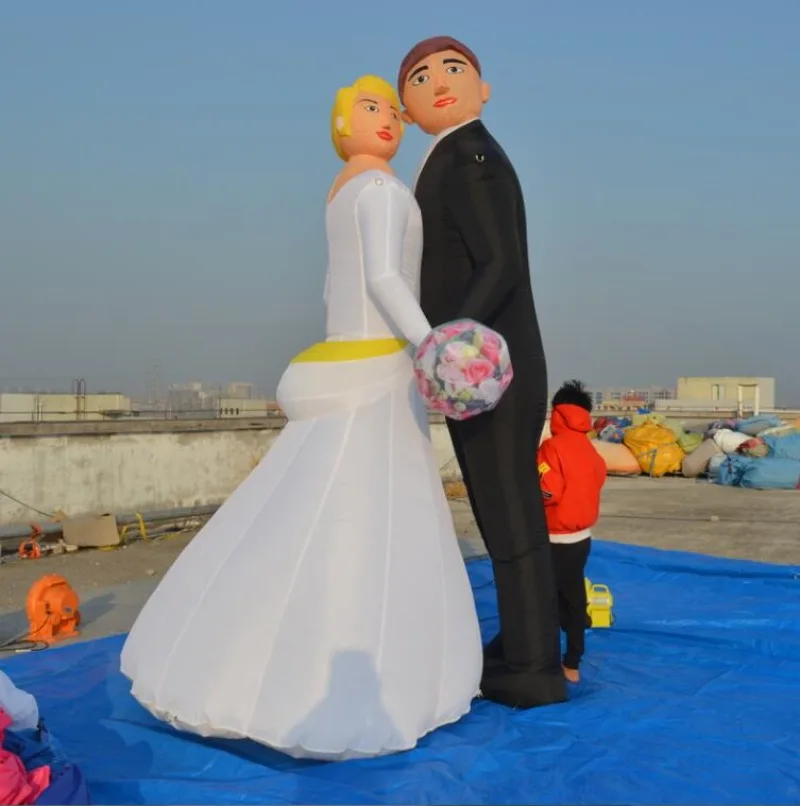 

Giant inflatable bride and groom balloons for weddings
