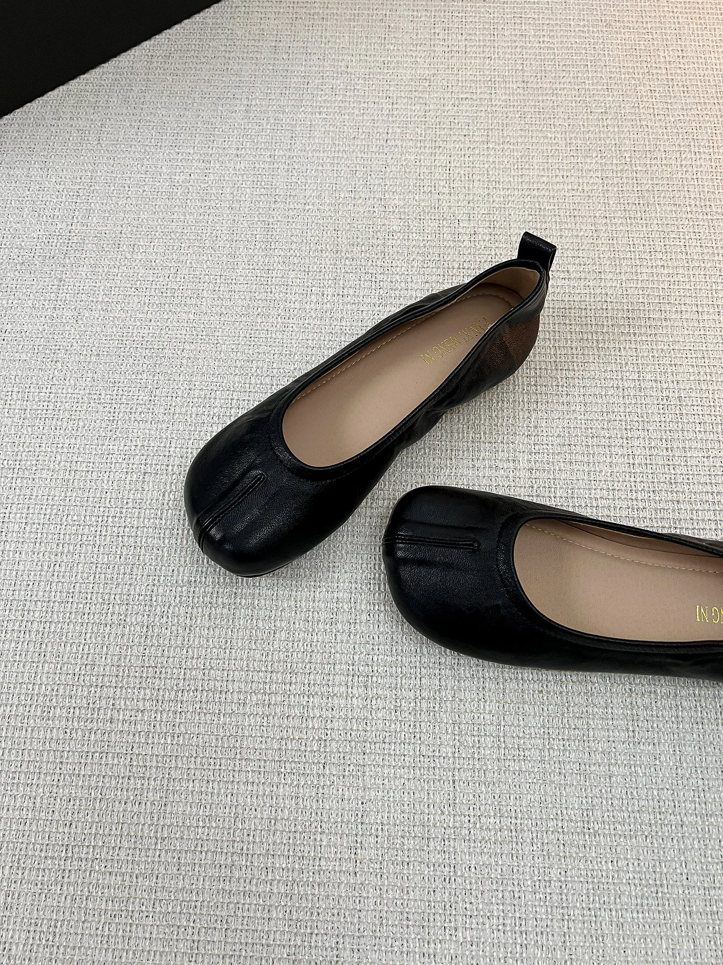 ballerines-retro-en-cuir-noir-pour-femme-–-chaussures-plates-a-enfiler-style-haricot-ideales-pour-le-quotidien-en-cuir-super-fibre