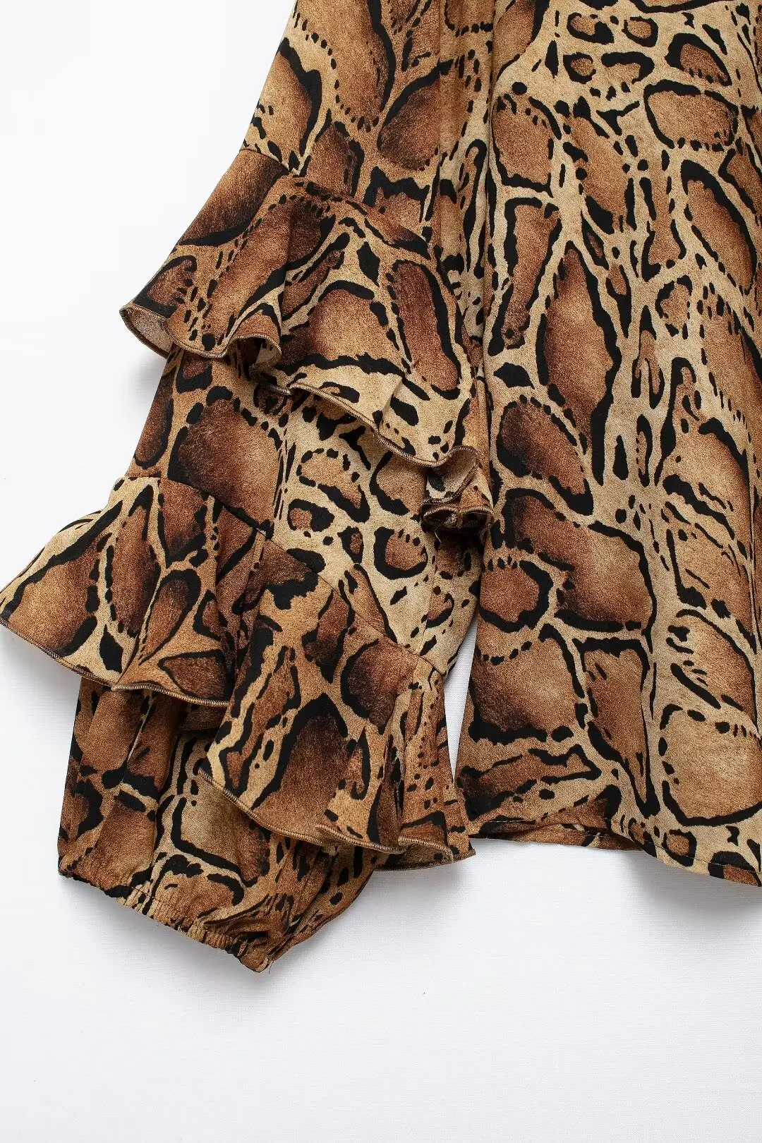 2024 Autumn New Product Women\'s Clothing European And American Style Leopard Print Casual Print V-Neck Loose Long Sleeved Shirt