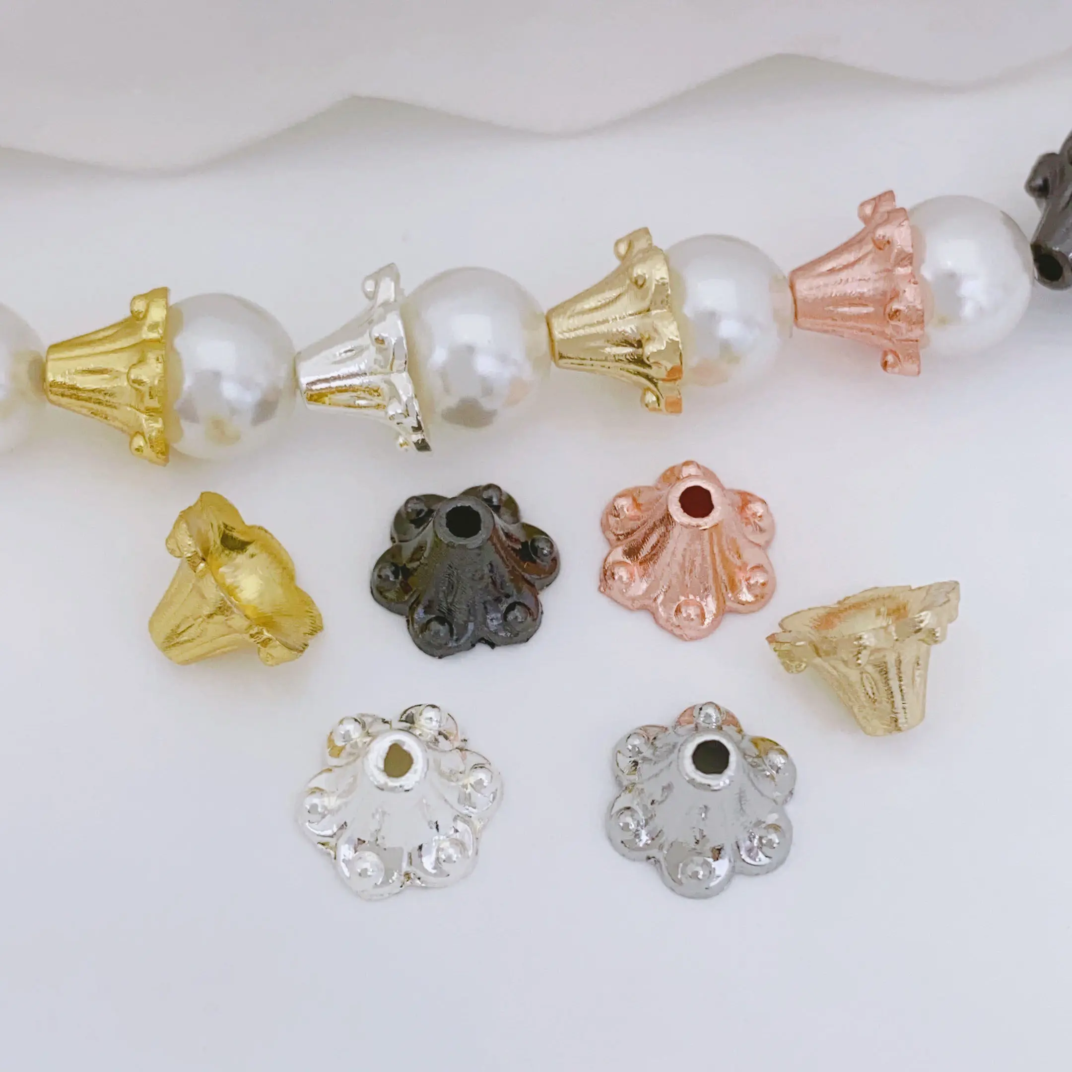 

5pcs Copper Gold-plated Trumpet Flower Holder Spacer Beads DIY Necklace Bracelet Accessories Jewelry Making Materials Wholesale