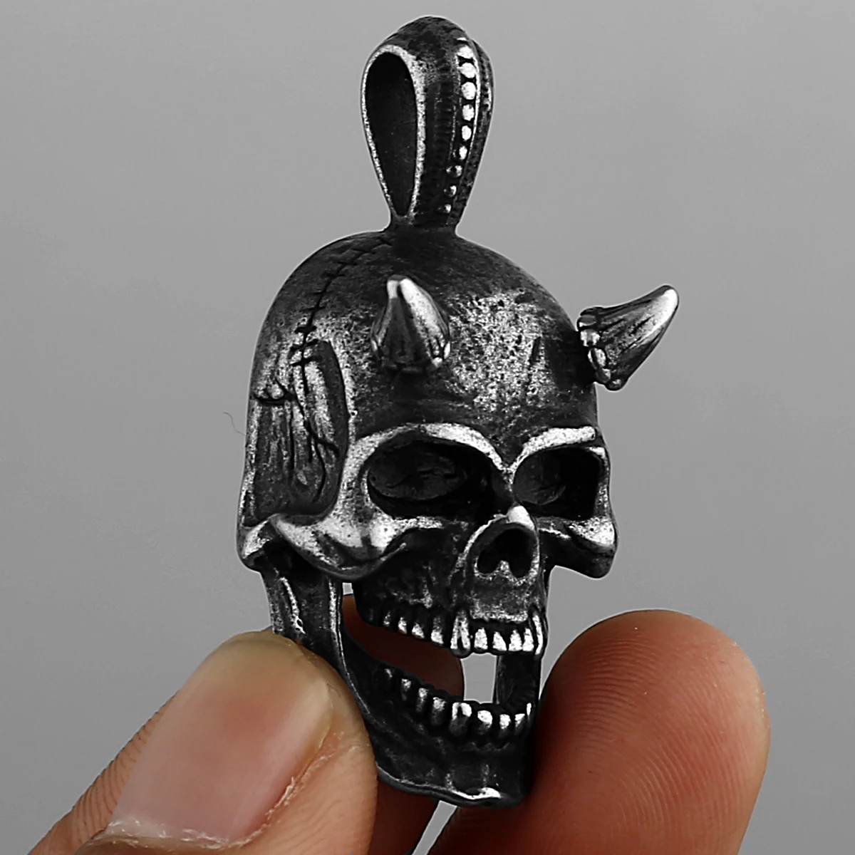 Gothic Antique Style Skull Pendant Necklace Punk Motorcycle Rider Jewelry Skeleton Head Necklace Stainless Steel Jewelry Gift