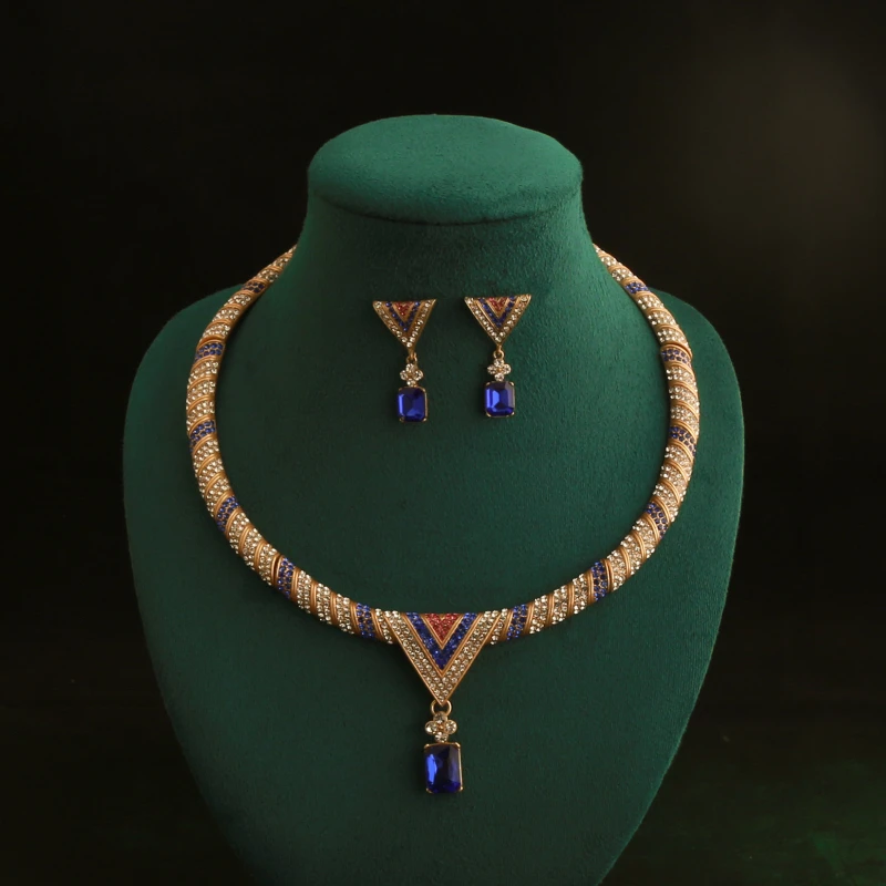 

Vintage Blue crystal Pendant Necklace Gold Color Choker Collar Woman Rhinestone Wedding Accessories Luxury Designer Jewelry