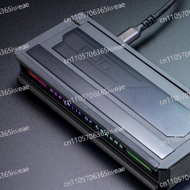 

Совместимое с док-станцией портативное устройство ROG поддерживает синхронизацию Shenguang с расширением возможностей на семь устройств.