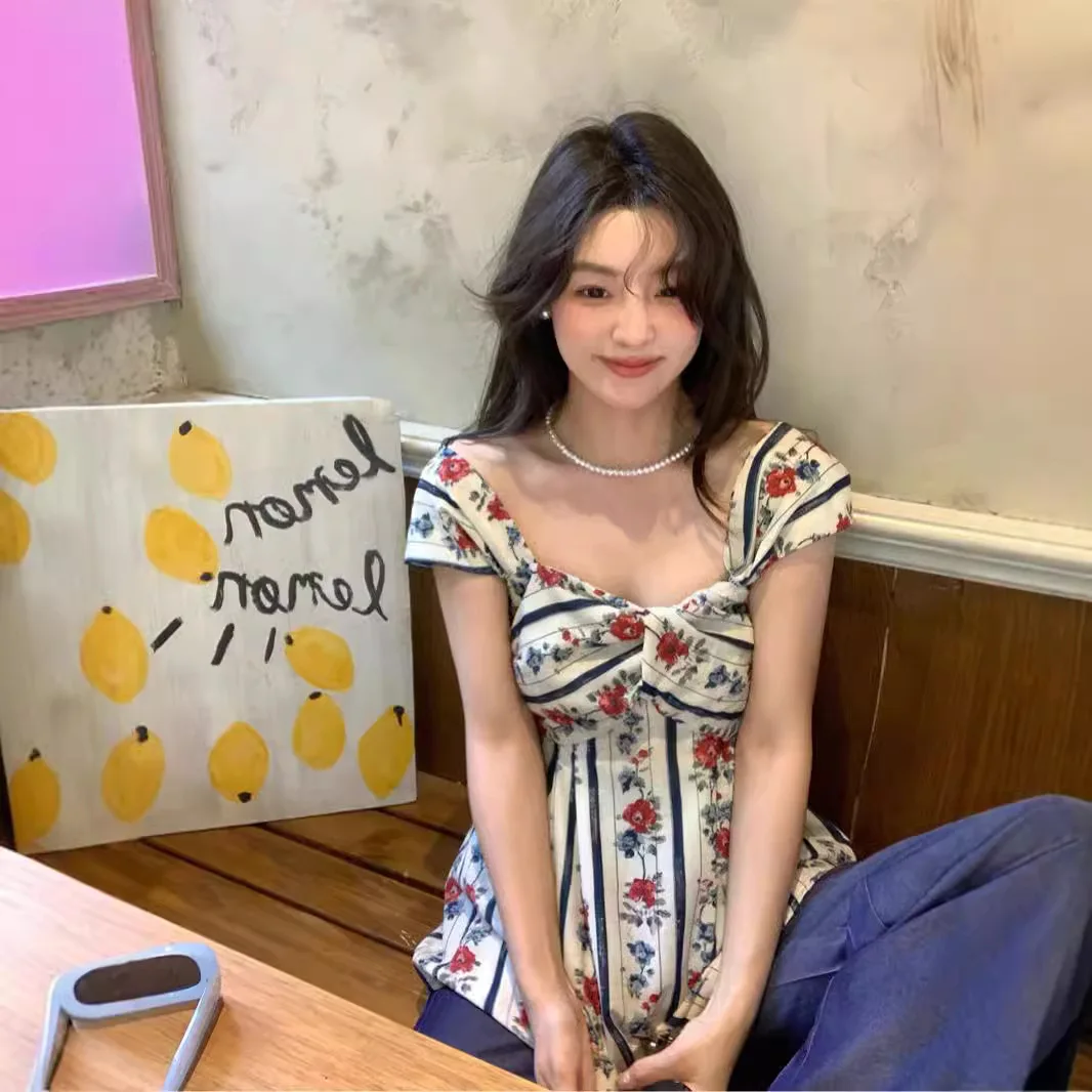 

Summer Women Elegant Fashion Knitwear Women Casual V Neck Short Sleeve Slim Knitted Sweater Vintage Floral Pullover Ladies D613