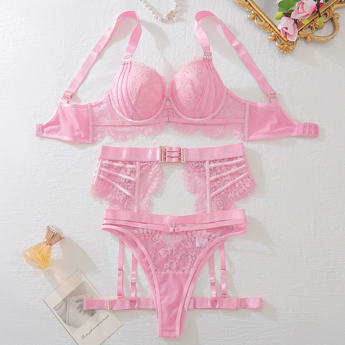 

Женский сексуальный кружевной экзотический комплект, тонкий комплект нижнего белья с бюстгальтером, элегантное женское нижнее белье, стринги, микро-бикини, короткий комплект, экзотическая одежда