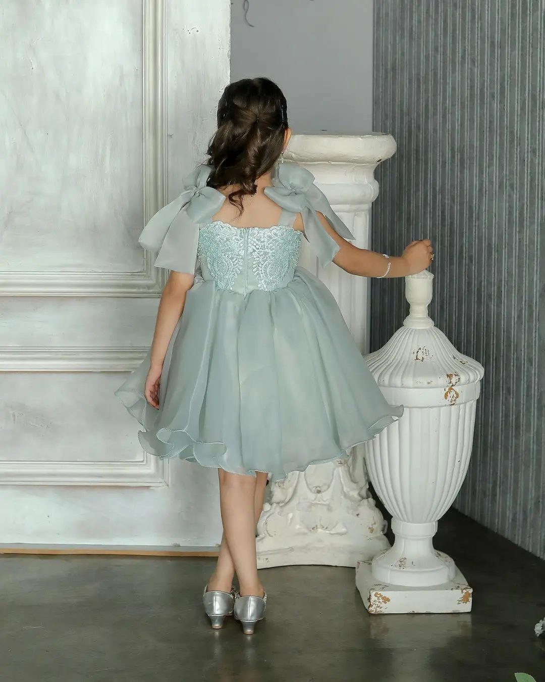 فستان فتاة الزهور من التول باللون الأخضر والأزرق لحمالات الزفاف مع فيونكة للأطفال وحفلات أعياد الميلاد فستان الأميرة أول ثوب حفلة بالتواصل