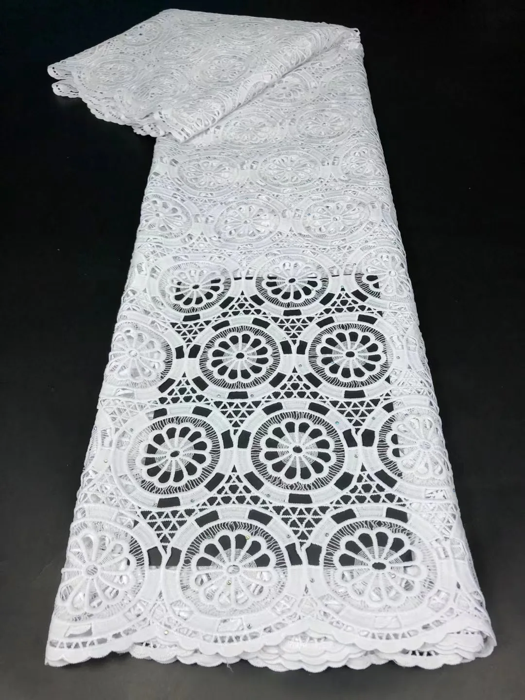 

White Nigerian Lace Fabric 2022 Latest Milk Silk African Lace Fabric Water Soluble Lace French Nigeria Cord Lace Fabric KR21122A