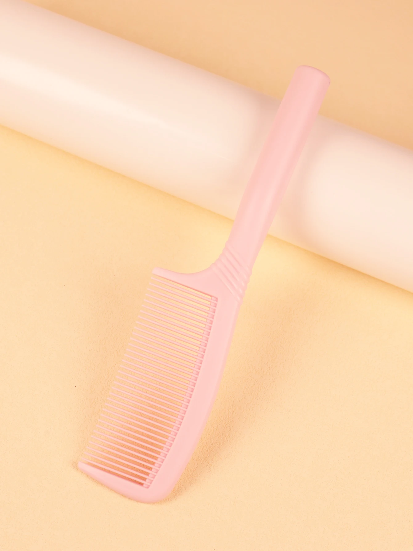 

1pcs thick plastic heat-resistant and anti-static thick hair styling comb, hair salon hairstyle comb Special for real hair wigs