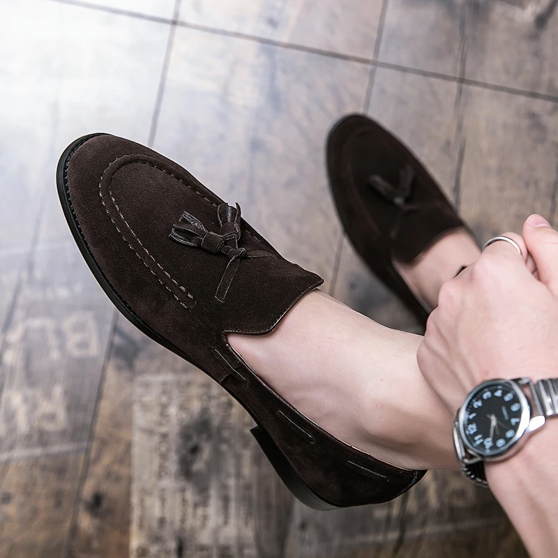 Fashionable Men Tassel Shoes Luxurious Comfortable Fashionable Versatile Small Leather Shoes Men Business Shoes in Sizes 38-48