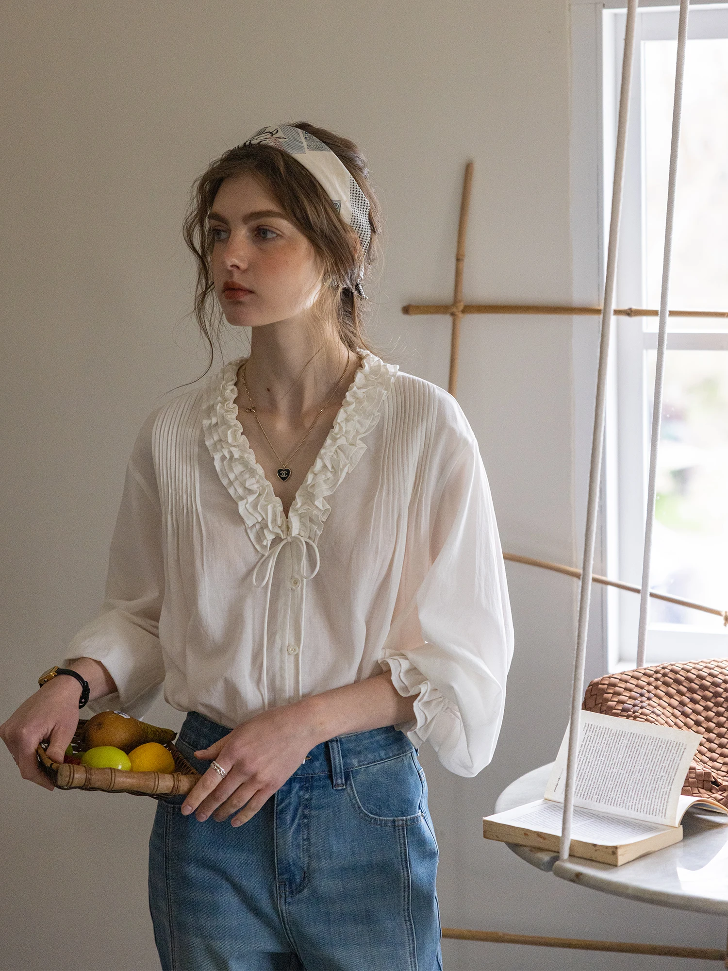 

Heavyweight Long Sleeve V-Neck Belted Shirt with Wood Grain French Style Straight Cut Women's Breathable Comfortable Shirt