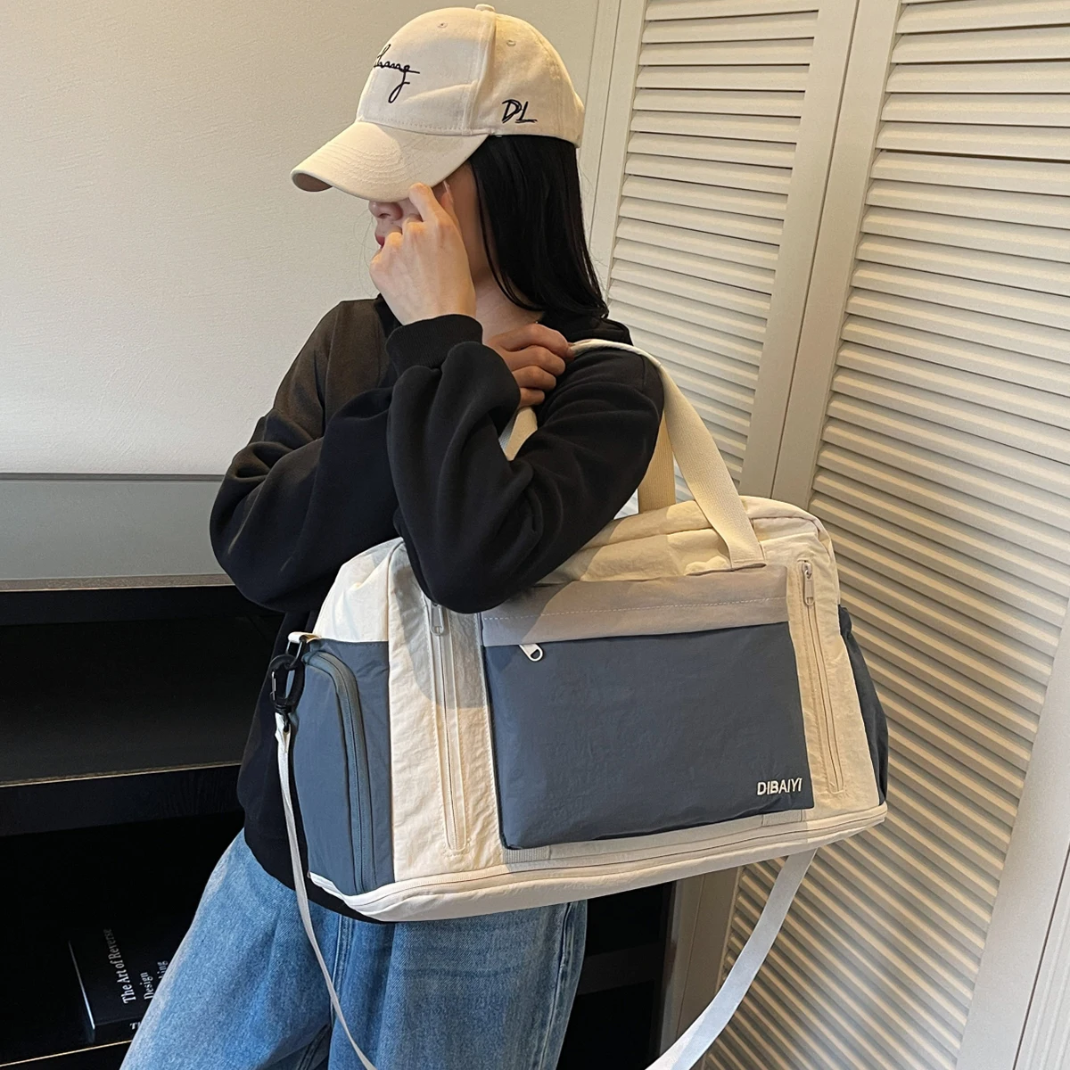 Travel Bag with Large Capacity for Business Trips, Short-Distance Travel, Portable Men's Luggage Bag, Women's Multifunctional Fitness Bag with Shoe Compartment, Fashionable