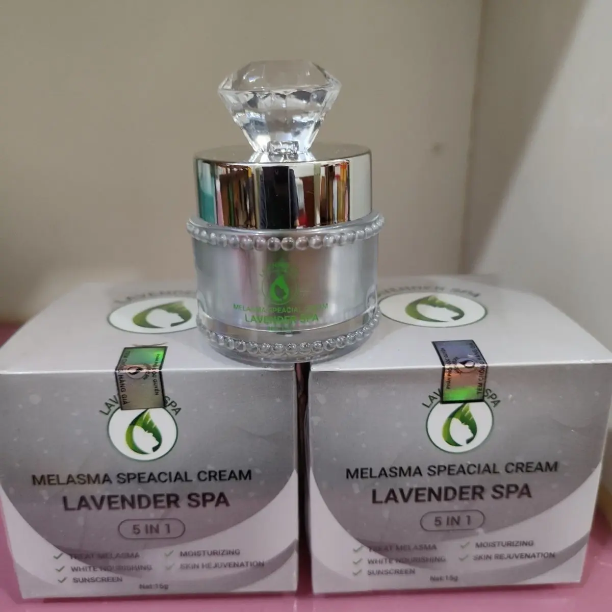 Vietnamese Whitening Cream, Fades Tri, Sun & Age Spots, Hydrates & Anti-Wrinkle, Multi-Spot Treatment