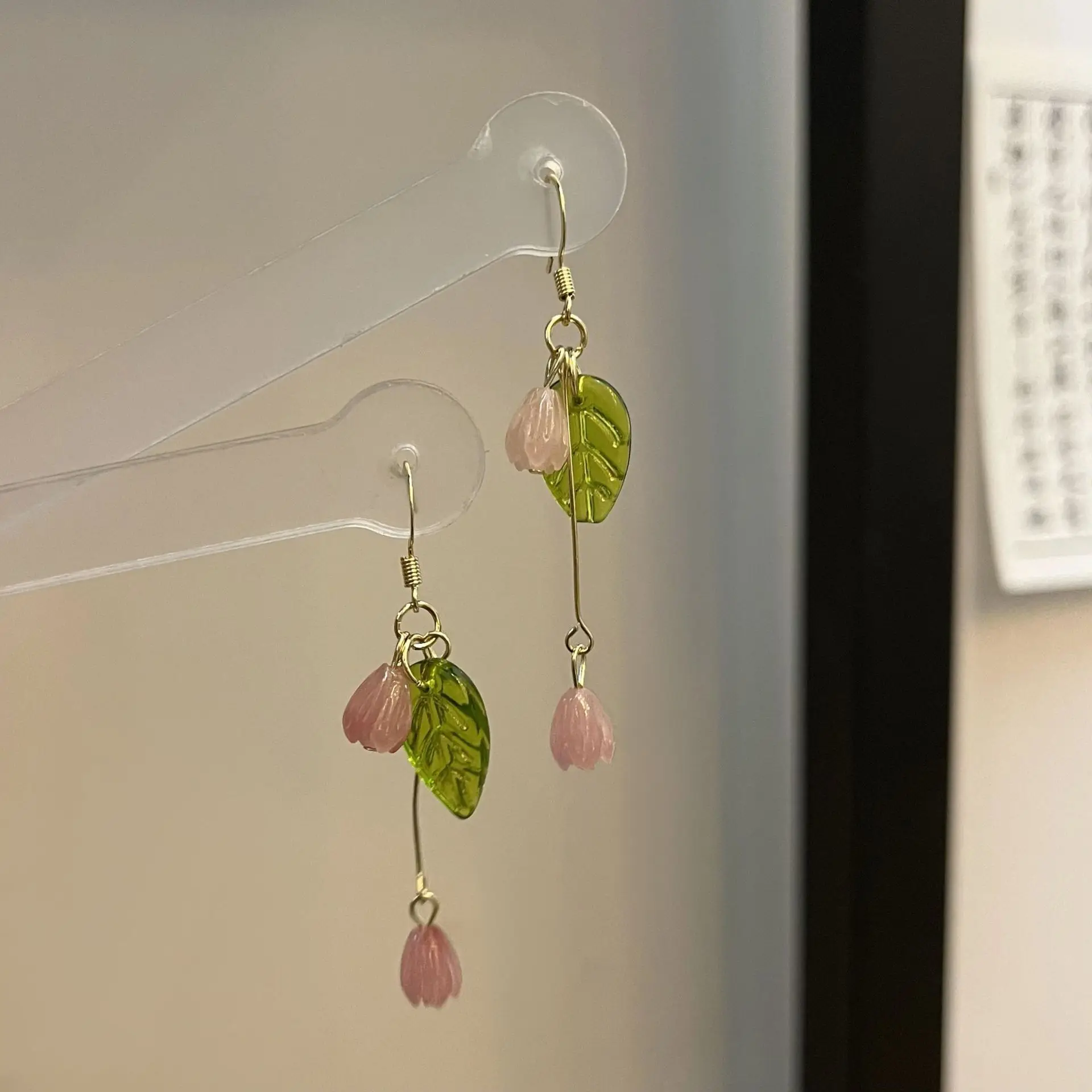 New Chinese Fashion Flower Shaped Earrings for Women Vintage Jade Stone Long Tassel Elegant Jewelry Ethnic Hanfu Accessories