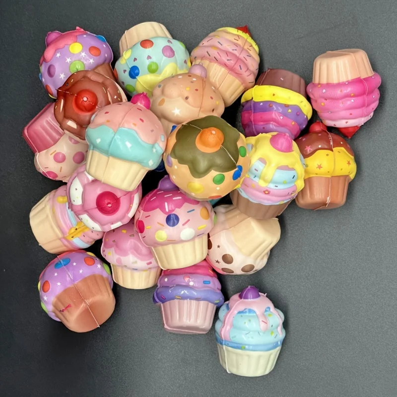 20szt Mini Cake Squishy Toy Boże Narodzenie Święto Dziękczynienia Nowy Rok Party Ulubione prezenty Dekoracje domu Słodki deser Zabawki Gry Nagrody F