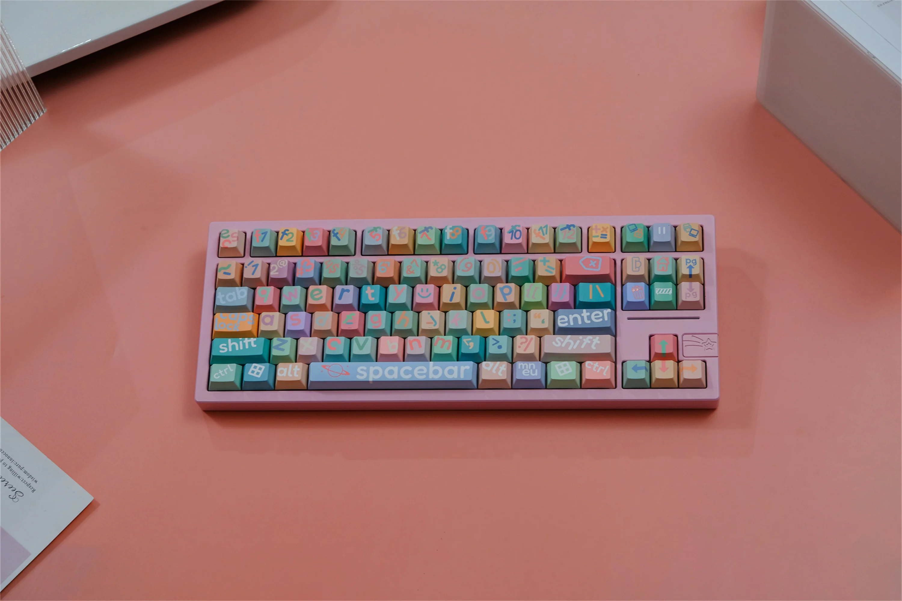 Pink Irregular Letters Keycaps 130 Keys PBT Material Cherry Profile DYE-SUB Keycaps For MX Switch Mechanical Keyboard Keycap