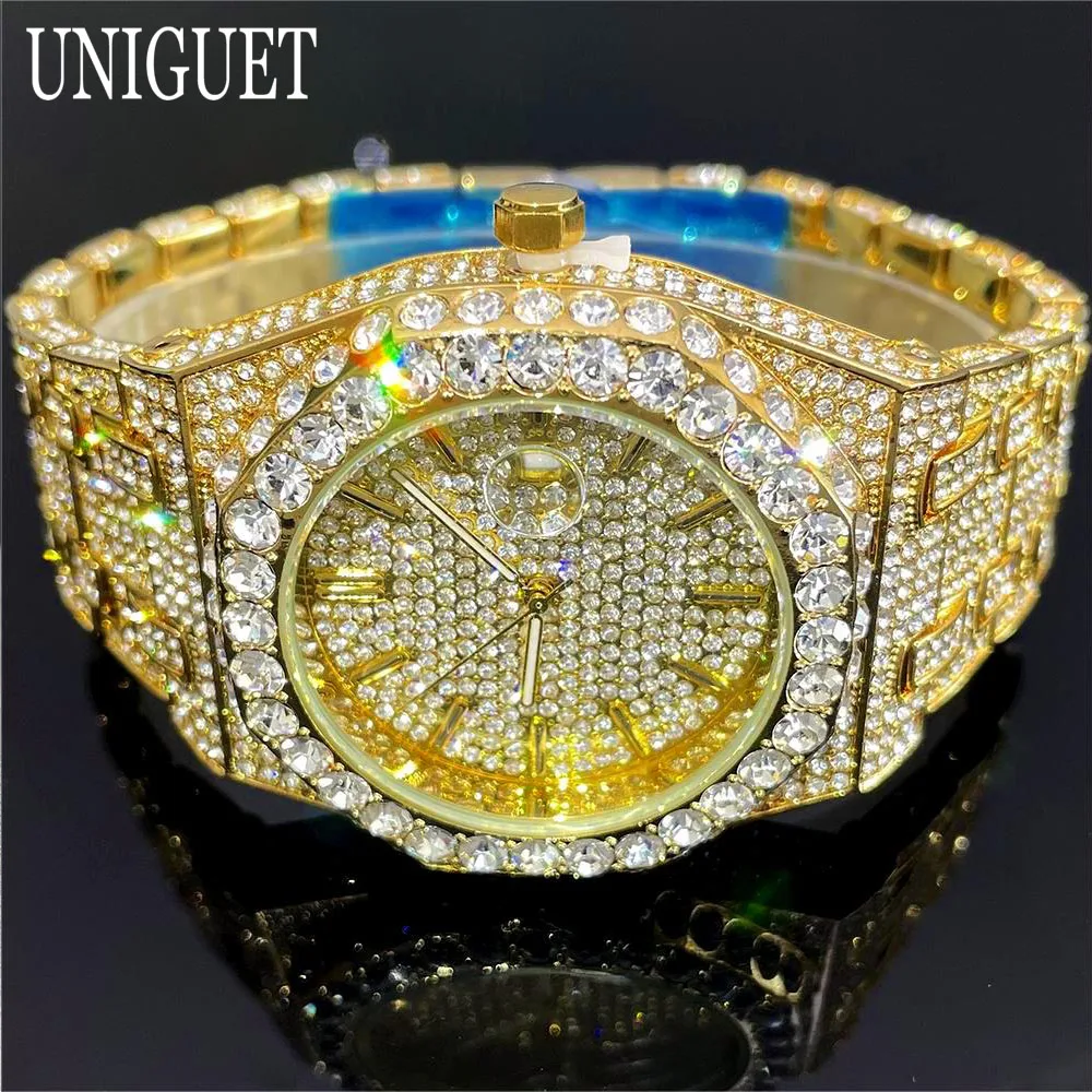 2024 UNIGUET Orologio in oro ghiacciato per uomo Moda Orologi al quarzo impermeabili Uomo Hip Hop Gioielli con diamanti Orologio da polso Reloj