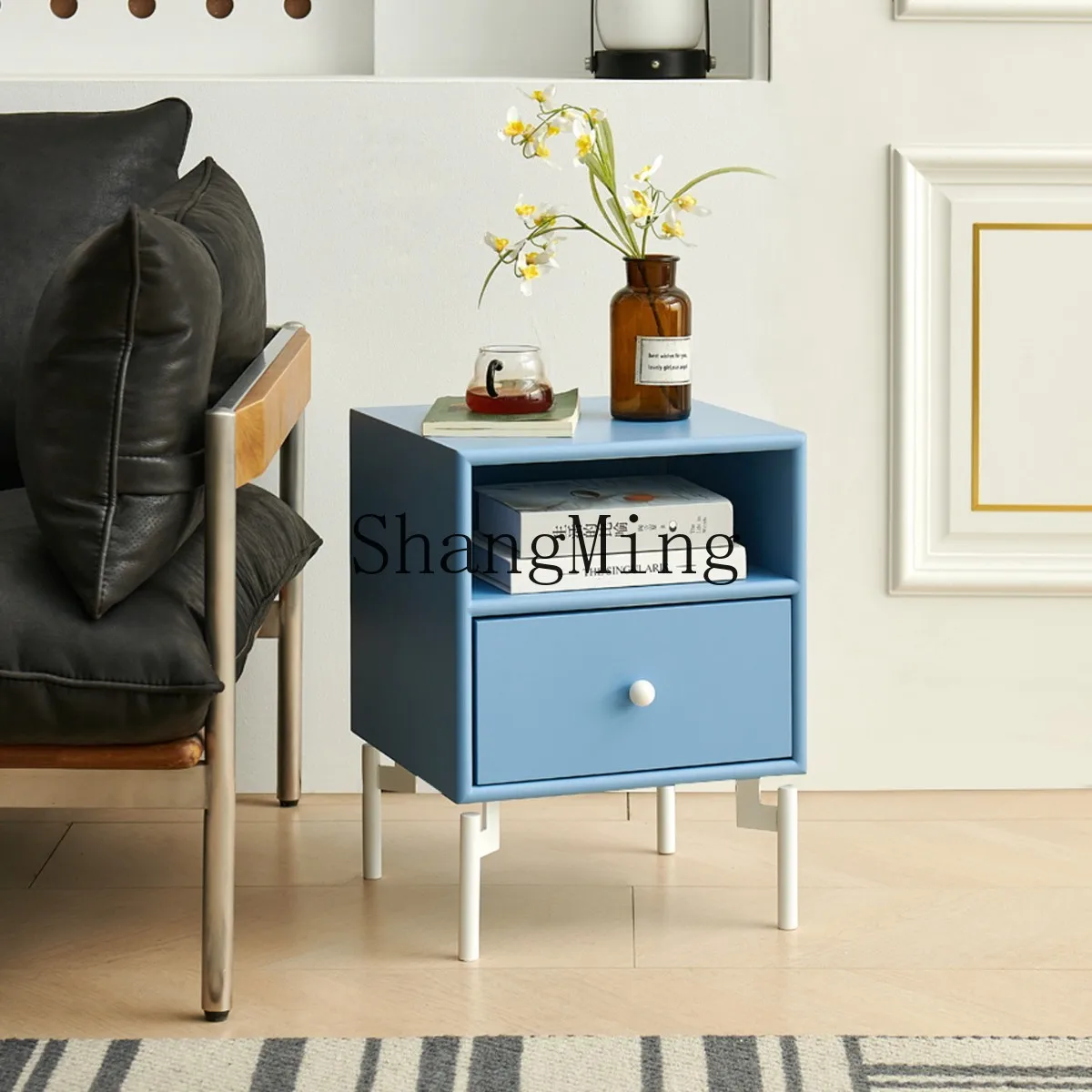 

CL table Modern simple bedside table Bedroom rack Pink solid wood furniture