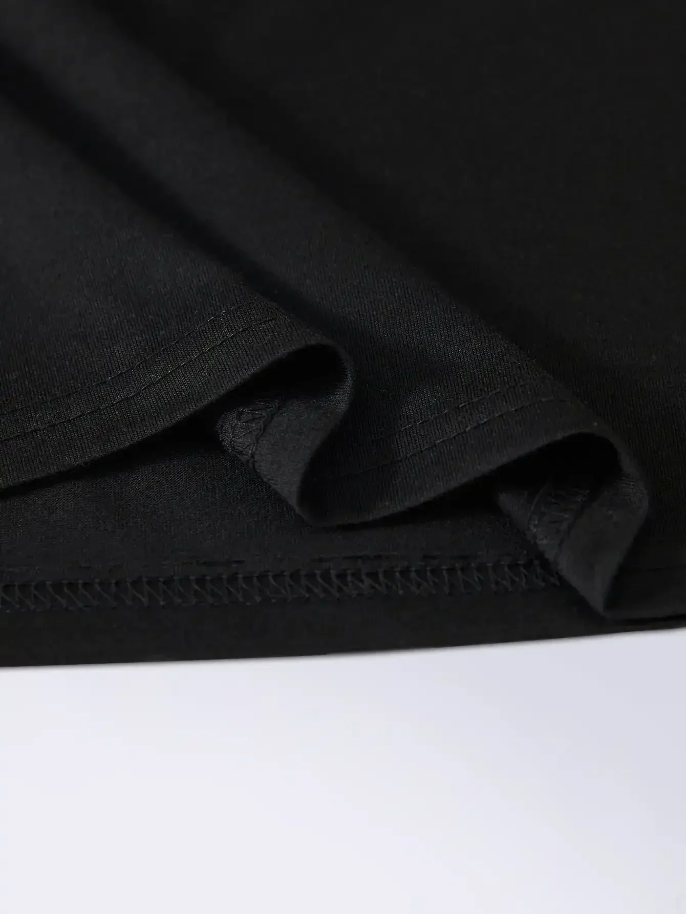 เสื้อยืดพิมพ์ลายข้อความว่า ภรรยาของฉันบอกว่าฉันมีข้อบกพร่องเพียงสองประการ เสื้อยืดแขนสั้นคอกลมลำลองทันสมัยสำหรับผู้หญิงและผู้ชาย เหมาะสำหรับวันหยุดฤดูร้อน