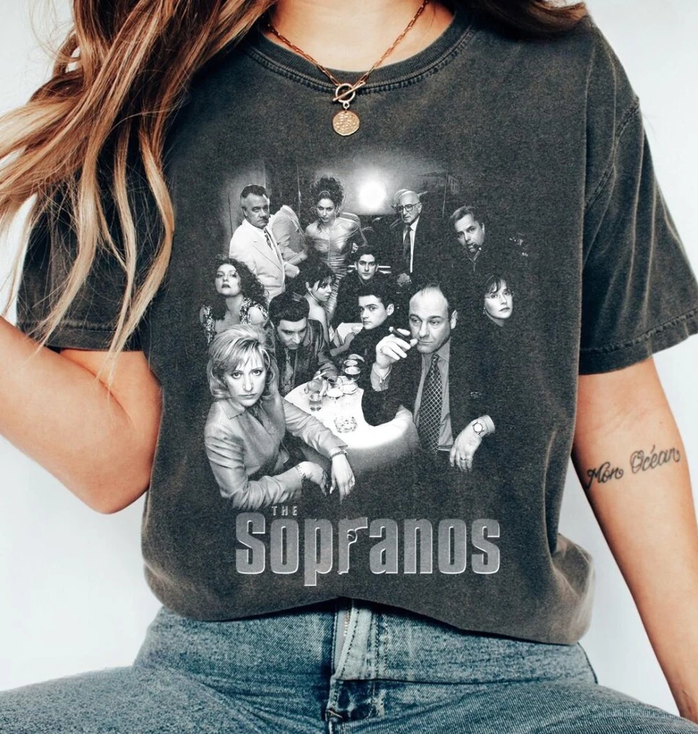 

The Sopranos Cast Shirt Full Character Group Tee Tony Soprano and Family T-Shirt Vintage 90s HBO Series Merch