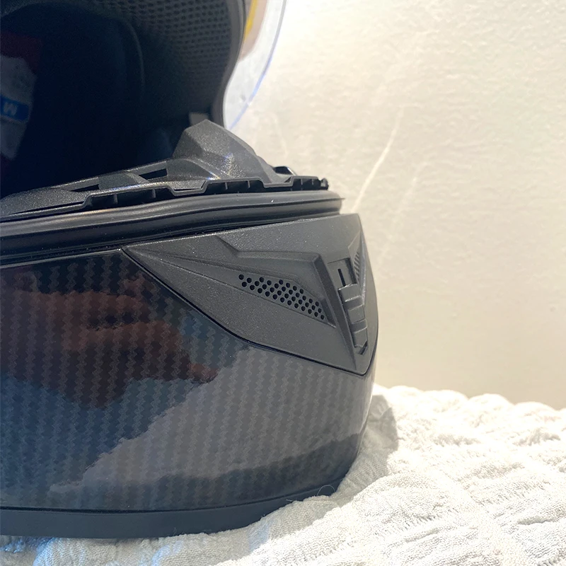 DOT Carbon Fibre Colour Men women Motorcycle helmets Four Seasons are safe in Four Seasons Knights motorbike Colorful helmets