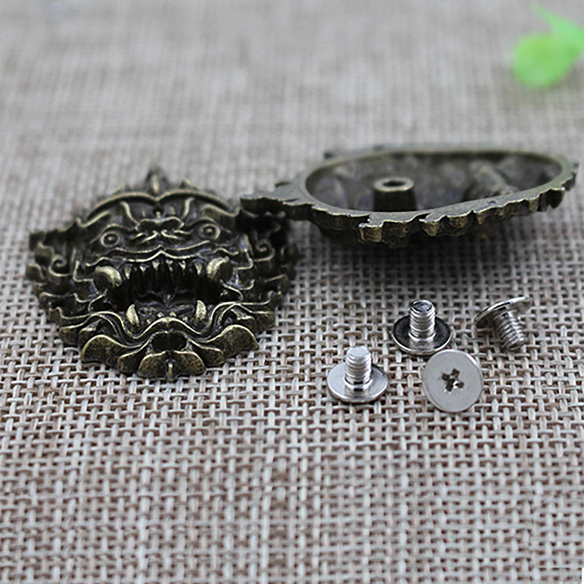 6 pcs PUNK gothic 33mm large alloy Japanese ancient dragon head Concho Screw Back rivet Belt Hat wallet cloth EDC DIY