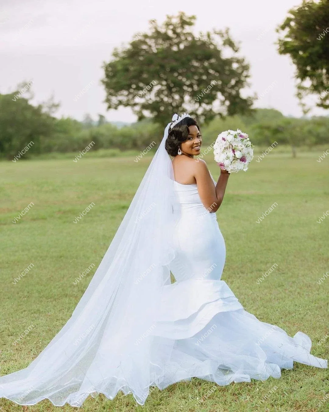 Robe de Mariée Africaine Sirène en Satin Perlé, Nouveau Design Personnalisé, une Initiée, avec Traîne de Balayage, pour Patients