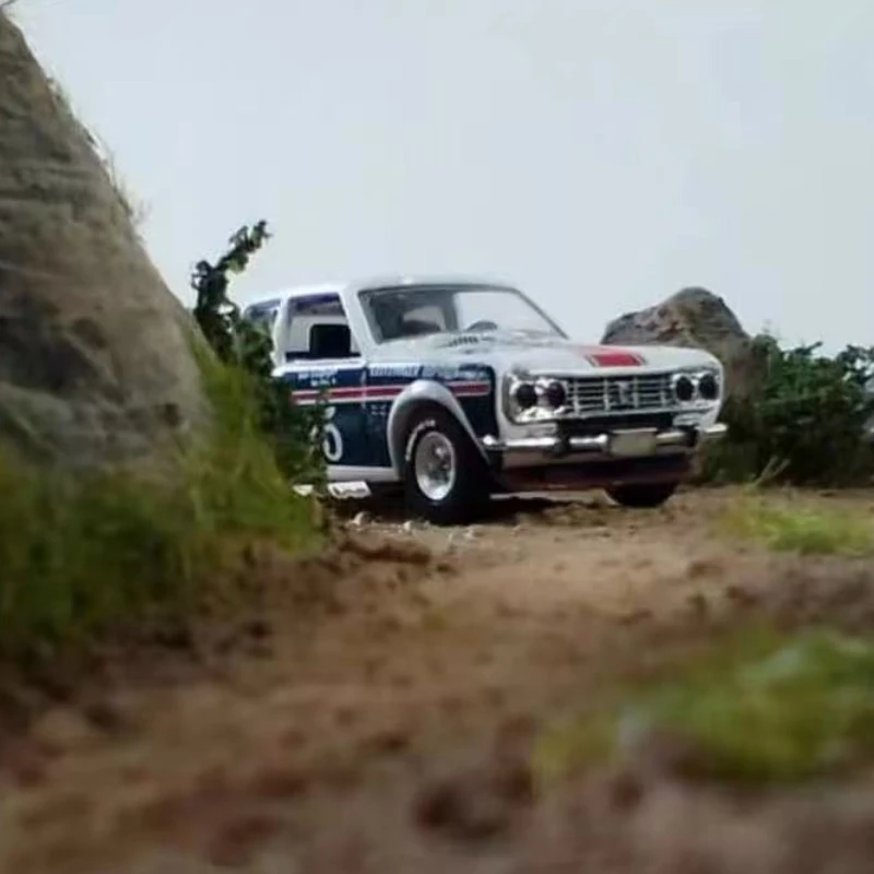 1:64 1969 داتسون 510 # 95 نموذج سيارة مصنوع من خليط معدني عالي المحاكاة ومركبات لعبة تجمع هدايا عيد ميلاد للأولاد