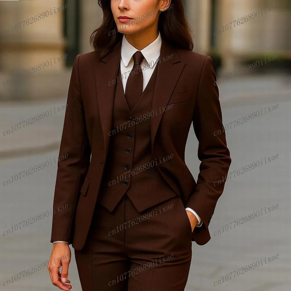 

Новый темно-коричневый женский костюм для торжественных случаев, свадебная вечеринка, деловой офисный женский смокинг, комплект из трех предметов, блейзер, жилет, брюки по индивидуальному заказу