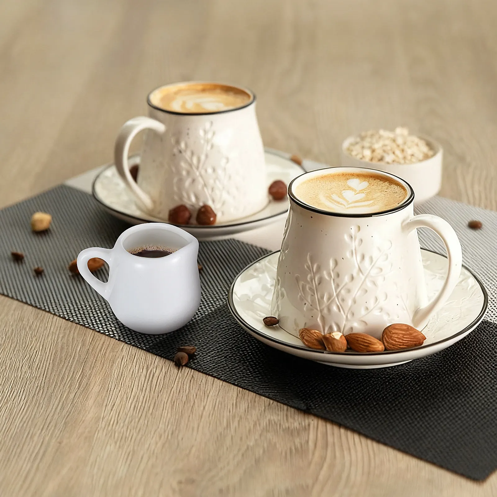 Juego de 4 Cremeras de Cerámica con Asa, Mini Jarra para Leche con Boquilla Anti-Goteo, Diseño Simple y Elegante para Café, Leche, Crema, Almacenamiento en la Cocina