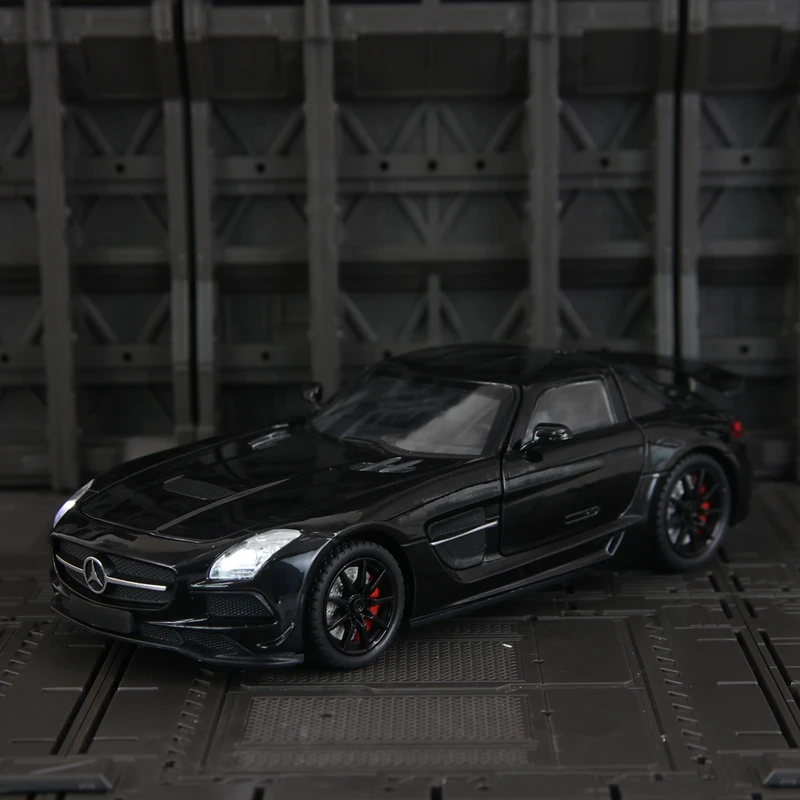 1:24 Mercedes Benz SLS AMG modelo de supercoche de aleación, puertas y capó de motor, el maletero se puede abrir detalles ricos, mano de obra fina