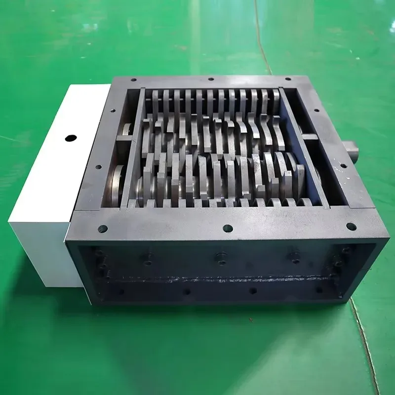 Industrial Twin Shaft Shredder, Shredding Machine for Wood, Plastic Boxes and Documents