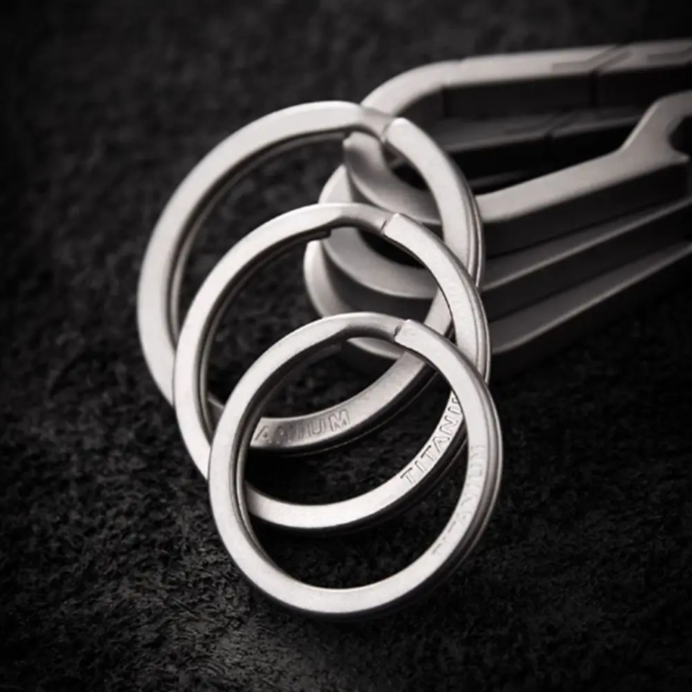 High Quality Titanium Alloy Key Rings Super Lightweight Durable Buckle Pendant Man Car Keychain Male Creativity Gift