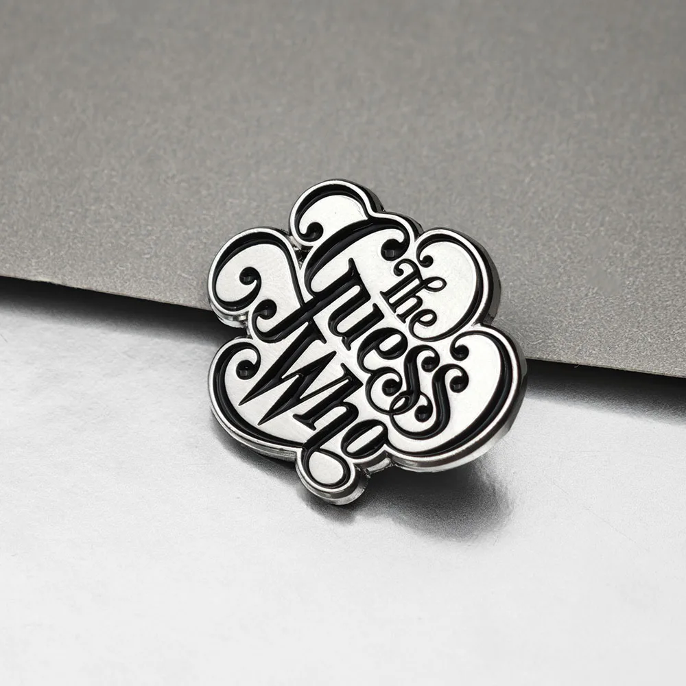 Dark Curly Patterned Text Brooch Classic Rock Band Logo Metal Badge Vintage Floral Letter Enamel Pin Decoration Lapel Pin Gift