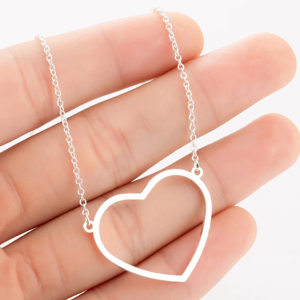Korean version of simple temperament hollow love peach heart women's collarbone chain wholesale heart pendant manufacturer spot