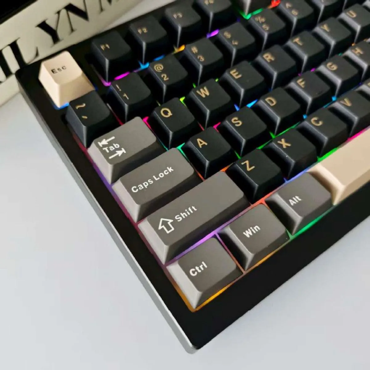 Vintage Black Grey Beige Keycaps 126 Keys Cherry Profile PBT Dye-Sub for MX Mechanical Keyboard Gaming Custom Replacement Set