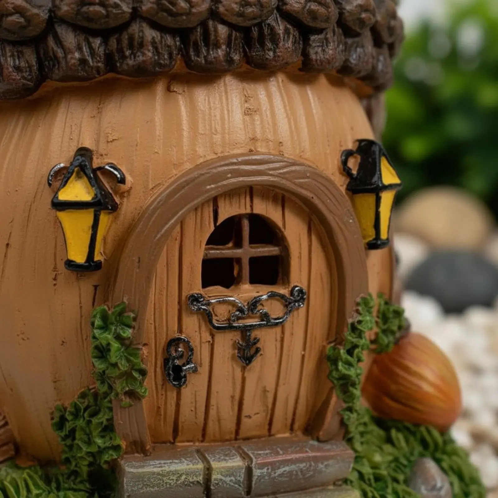 

Solar Acorn House Automatic On/deactivated Lighted Fairy House Acorn Garden Figurine Playful Design Outdoor Decoration for Yard