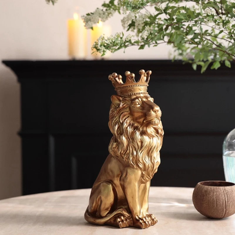 European Home Decoration Living Room Decoration Desktop Crown Lion Statue Eco-friendly Resin Handicraft Christmas Decorative