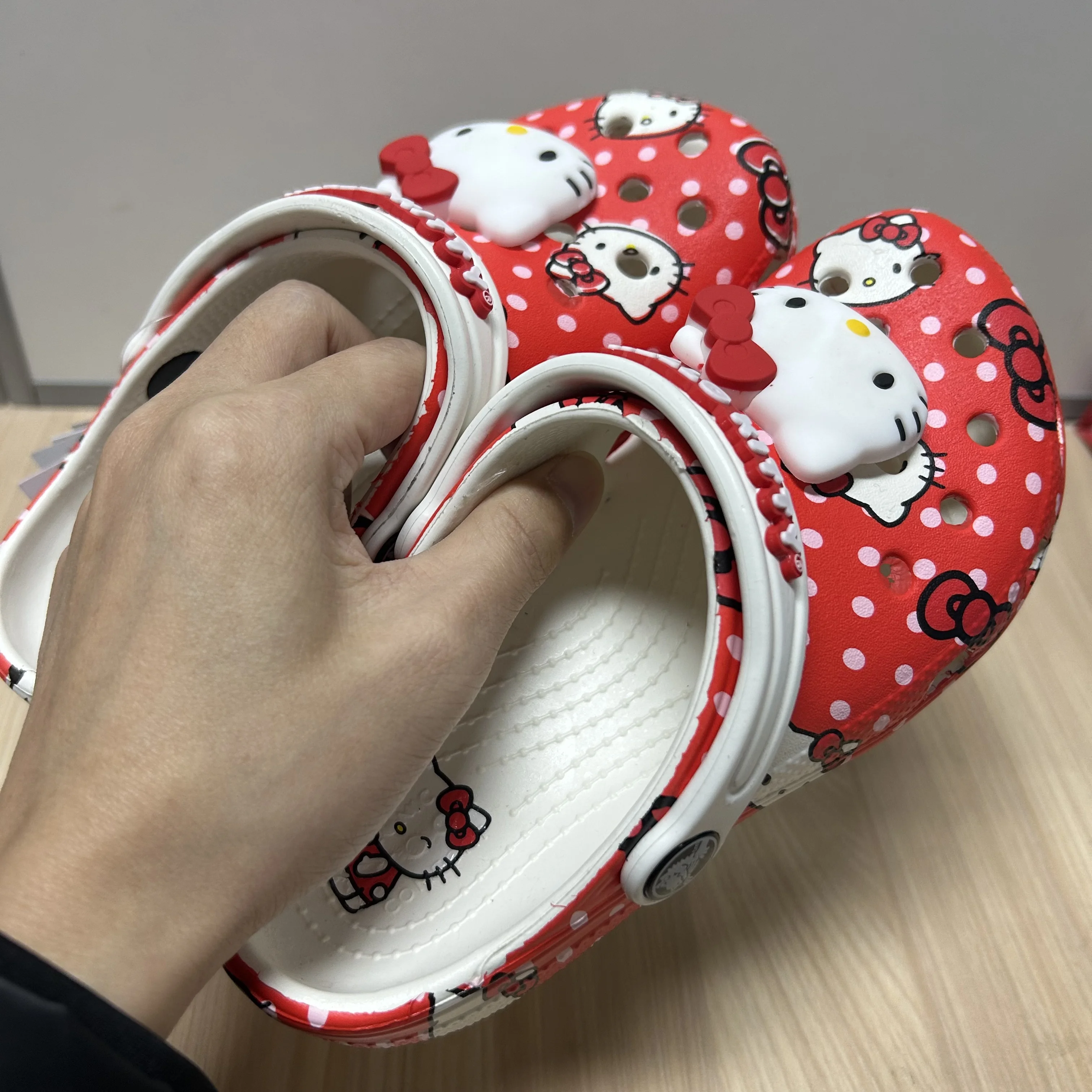 Miniso Sanrio Hello Kitty Hole Sandals Slipperst Kawaii  Anime Home Beach Eva Shoe Adult Summer Kid Birthday Christmas Gift