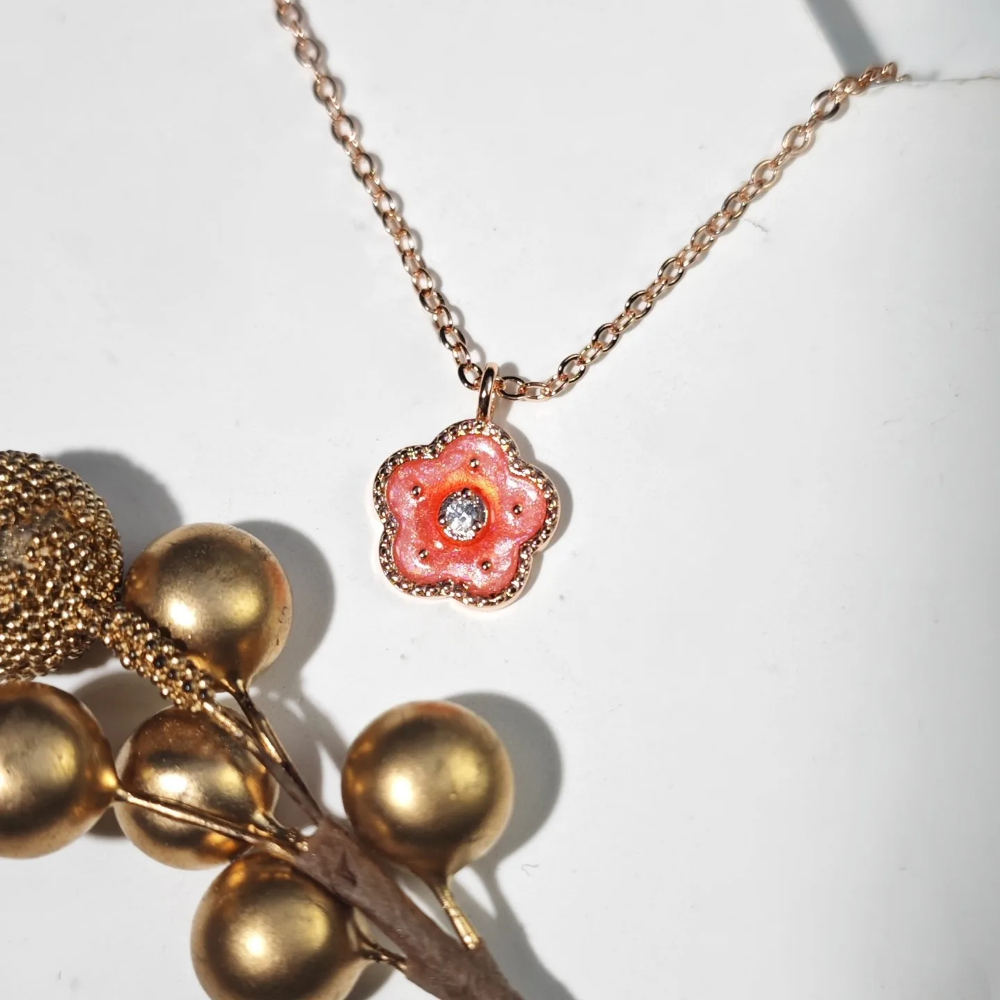 

Pink Good Luck Pendant Peach Blossom Necklace Women's New Popular Item Collarbone Temperament Best Friend Neck