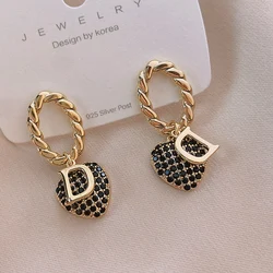 2023 New Heart Shaped Earrings Fashion Golden Earrings D Letter Zircon Heart Shaped Pendant Retro Versatile Women's Jewelry