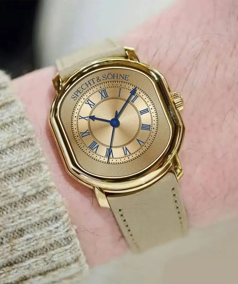 

Новинка 2025 Specht & Söhne 35 мм, винтажные кварцевые часы для мужчин, серый цвет, ремешок из натуральной кожи, сапфировое стекло, 50 м, водонепроницаемые