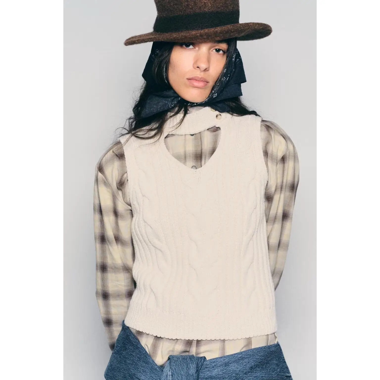 Fashionable Knitted Twist Rope Women's Top Elegant Fit Short Style round Neck Polyester Fiber Casual Wear Outerwear
