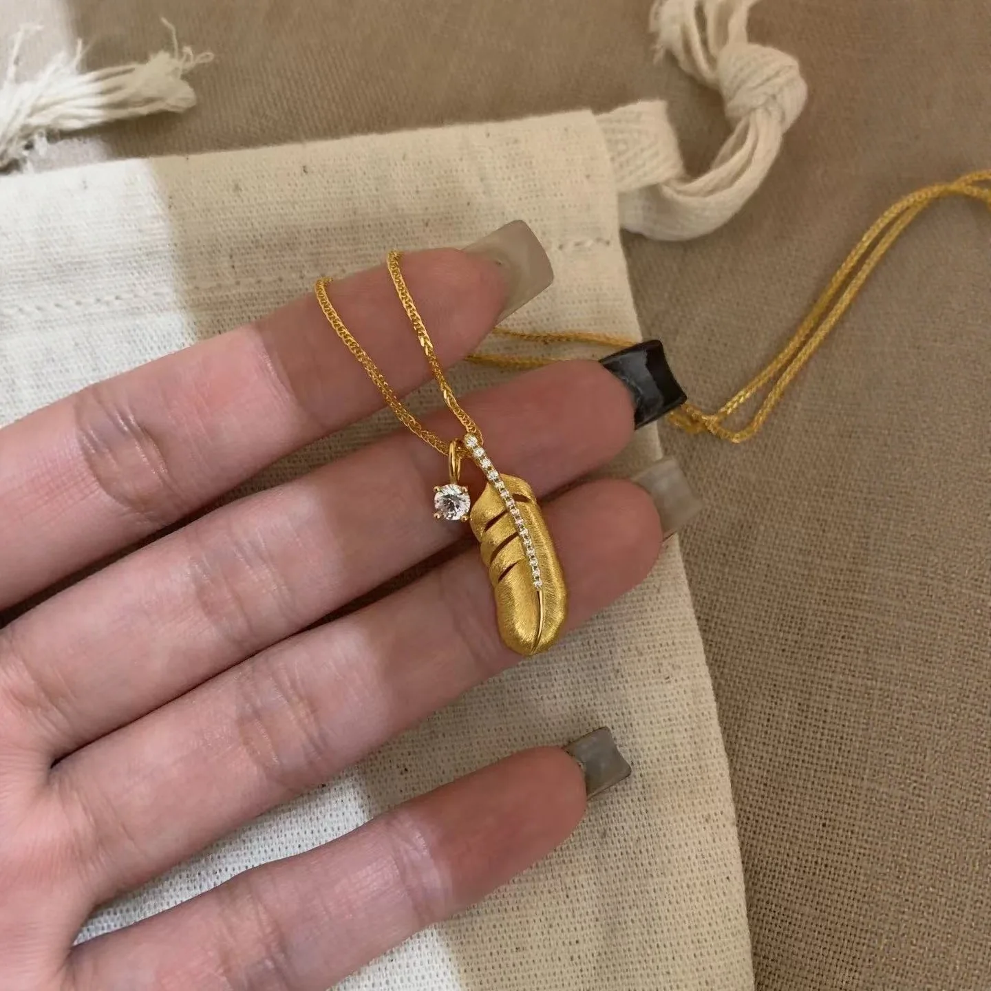 9999 gold texture golden brushed feather high-end luxury small-scale vintage sweater necklace sweater chain